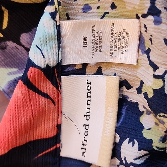 Alfred Dunner floral print blouse. - Picture 4 of 5